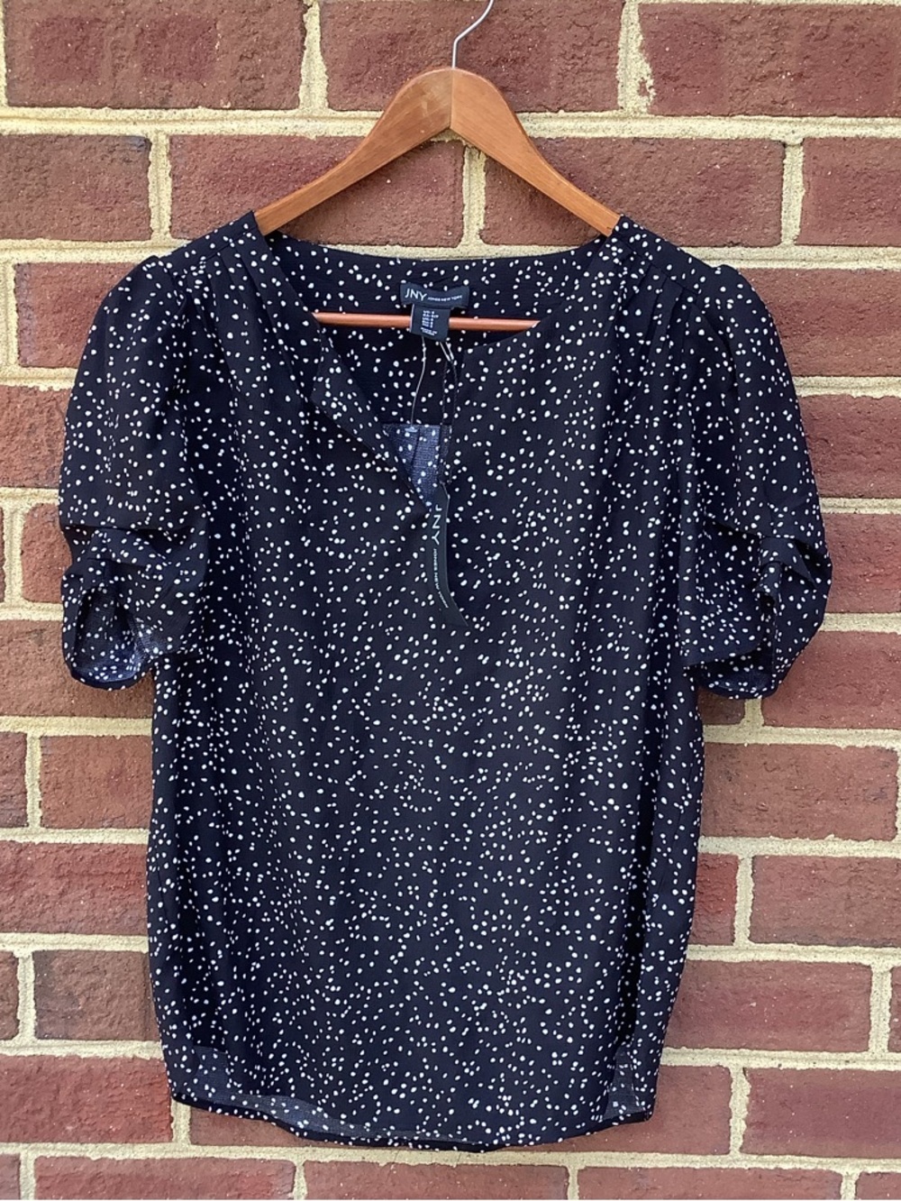 NWT Jones New York Black White Blouse V Neck Ruched Sleeves S